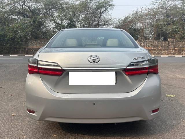 https://images10.gaadi.com/usedcar_image/4310790/original/processed_00ba12d85acb0a16c4e611ea8fe7c777.jpg?imwidth=6402