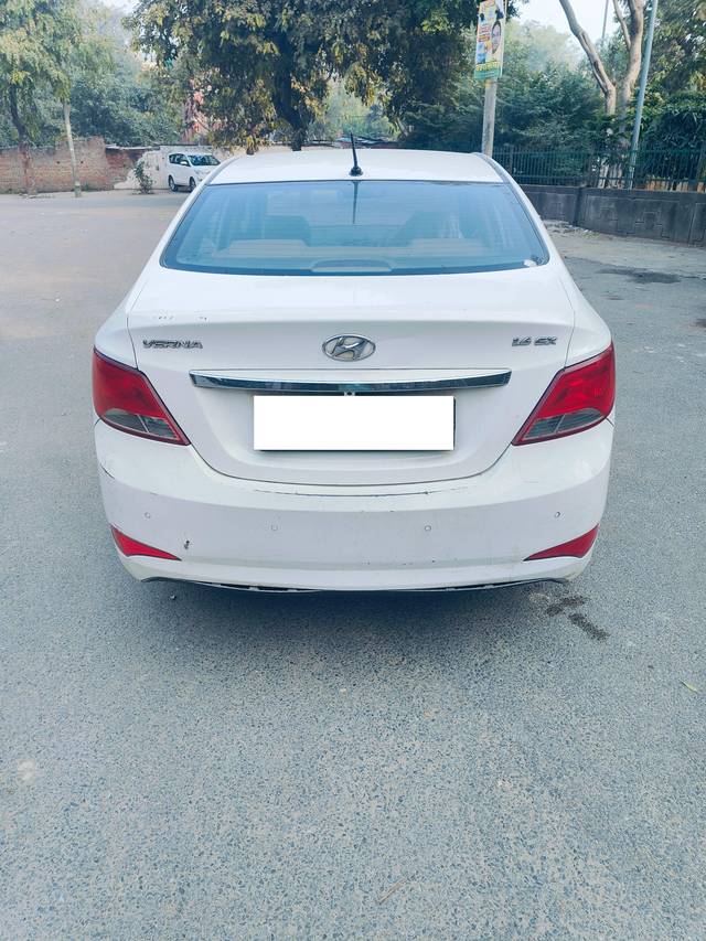 https://images10.gaadi.com/usedcar_image/4310825/original/processed_7bf8368420fb8507b9141e2cfbb94514.jpg?imwidth=6401