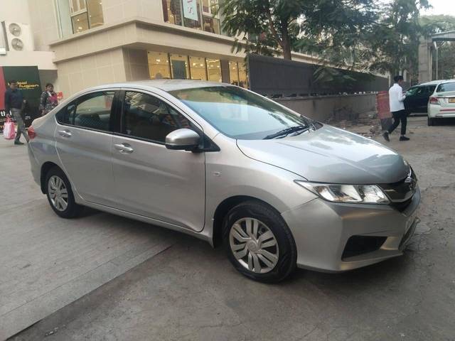 https://images10.gaadi.com/usedcar_image/4310843/original/processed_51d905c70ec997a7d20b658e12205051.jpg?imwidth=6400