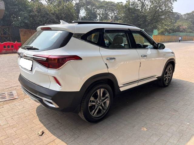 https://images10.gaadi.com/usedcar_image/4310851/original/processed_bf08505d9ec4d79eb9c75c58c96292fa.jpg?imwidth=6401