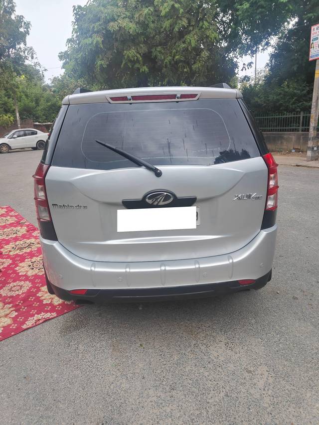 https://images10.gaadi.com/usedcar_image/4310860/original/processed_93a49eb121e3af4ba86e24412c5e1675.jpg?imwidth=6401