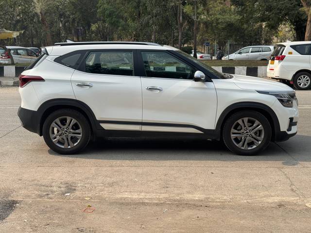 https://images10.gaadi.com/usedcar_image/4310908/original/d766732bc3a5446b79e7f8dbd507f869.jpg?imwidth=6401