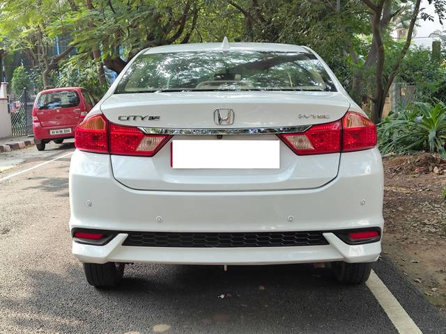 https://images10.gaadi.com/usedcar_image/4310948/original/processed_6465939e8c3ea56c9fd7f3a9c182b76a.jpg?imwidth=6401