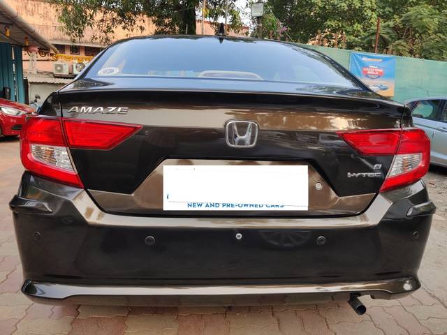 https://images10.gaadi.com/usedcar_image/4310985/original/processed_0e0409bccb4c98d501d005b1edf5f22f.jpg?imwidth=6402