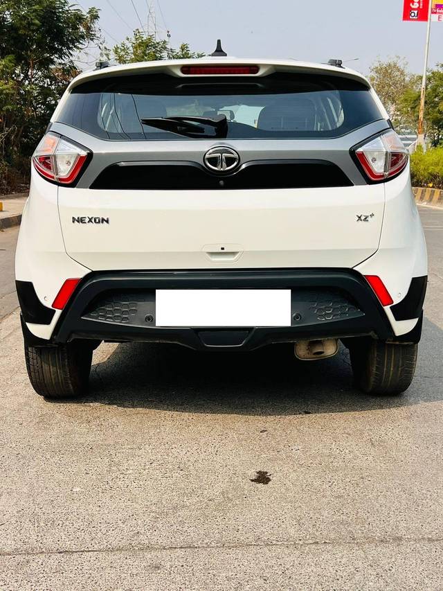 https://images10.gaadi.com/usedcar_image/4310987/original/processed_560986b220997ba2885889ddbc99ca63.jpeg?imwidth=6402