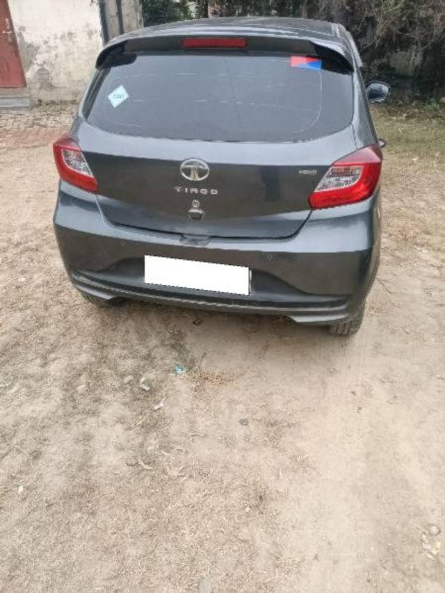 https://images10.gaadi.com/usedcar_image/4311065/original/processed_cca2ecbd-b2a4-47a4-8925-05ed4a5ed360.jpg?imwidth=6401