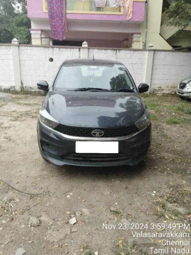 https://images10.gaadi.com/usedcar_image/4311088/original/processed_72126a43-427d-41ce-a9be-44ac2fc10a83.jpg?imwidth=6400