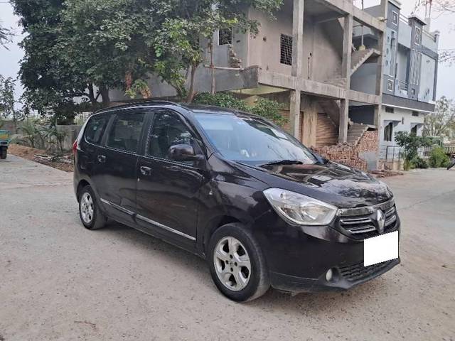 https://images10.gaadi.com/usedcar_image/4311115/original/processed_e21adf80-070e-4704-bac5-3bd24071b871.jpg?imwidth=6400