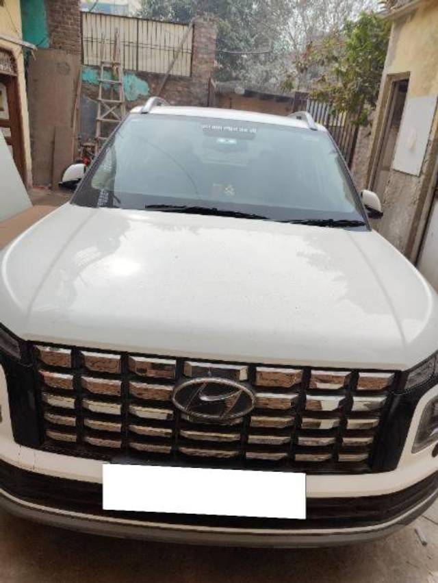 https://images10.gaadi.com/usedcar_image/4311131/original/processed_d32b92a9-c824-4672-89f7-10be201e6d06.jpg?imwidth=6400