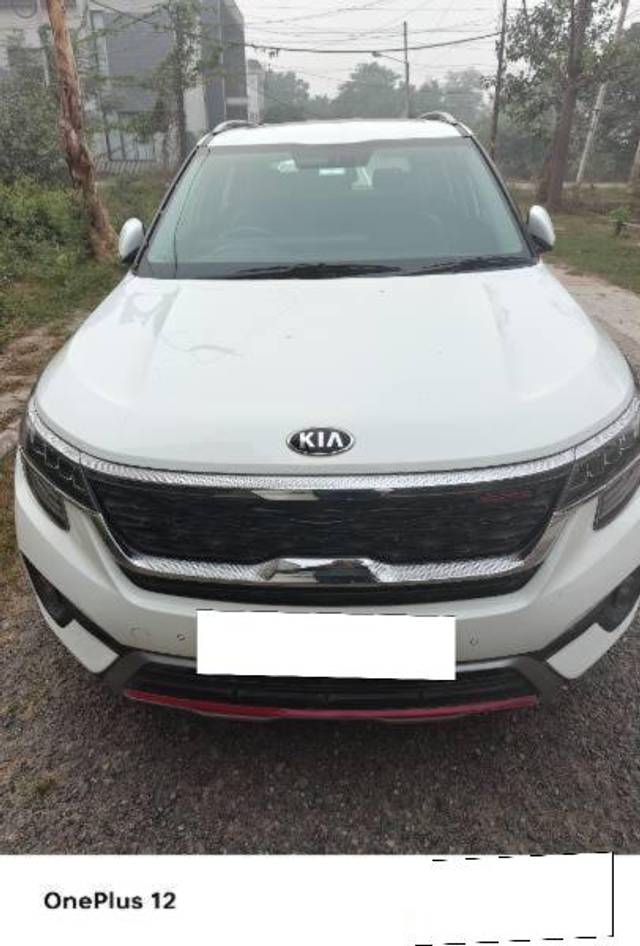 https://images10.gaadi.com/usedcar_image/4311196/original/processed_bbe4aace-1a62-421d-99a4-6d984532073a.jpg?imwidth=6400