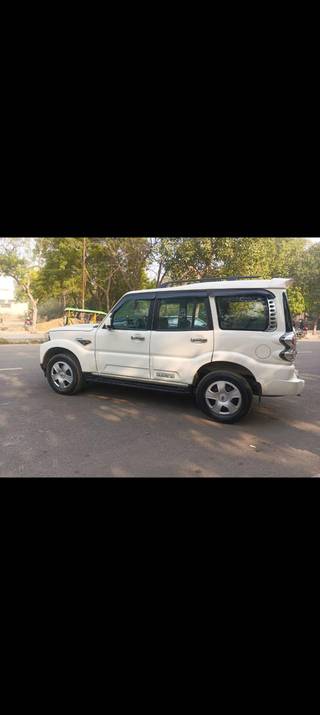 Mahindra Scorpio 2014-2022 Mahindra Scorpio Adventure Edition 2WD