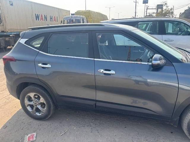 https://images10.gaadi.com/usedcar_image/4311228/original/processed_dab94e9d-81ba-4286-a1d8-b67982fc6959.jpg?imwidth=6401