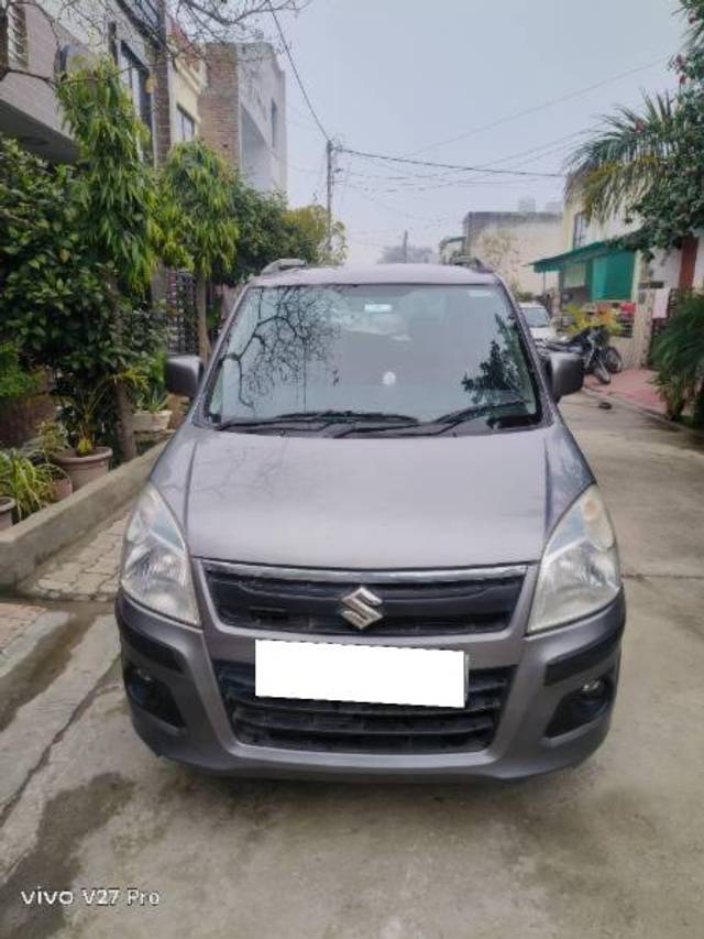 https://images10.gaadi.com/usedcar_image/4311237/original/processed_1d9a7a74-7005-4f31-a263-88474cb37fa9.jpg?imwidth=6400