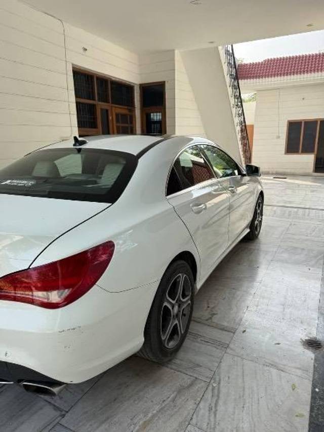 https://images10.gaadi.com/usedcar_image/4311263/original/processed_f09c5f28-4bed-4b60-b472-4dadbb27dca4.jpeg?imwidth=6401