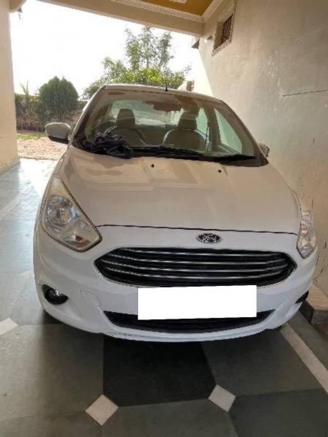 https://images10.gaadi.com/usedcar_image/4311296/original/processed_51de1b13-6575-4541-b64d-15edc42eb6fc.jpeg?imwidth=6400