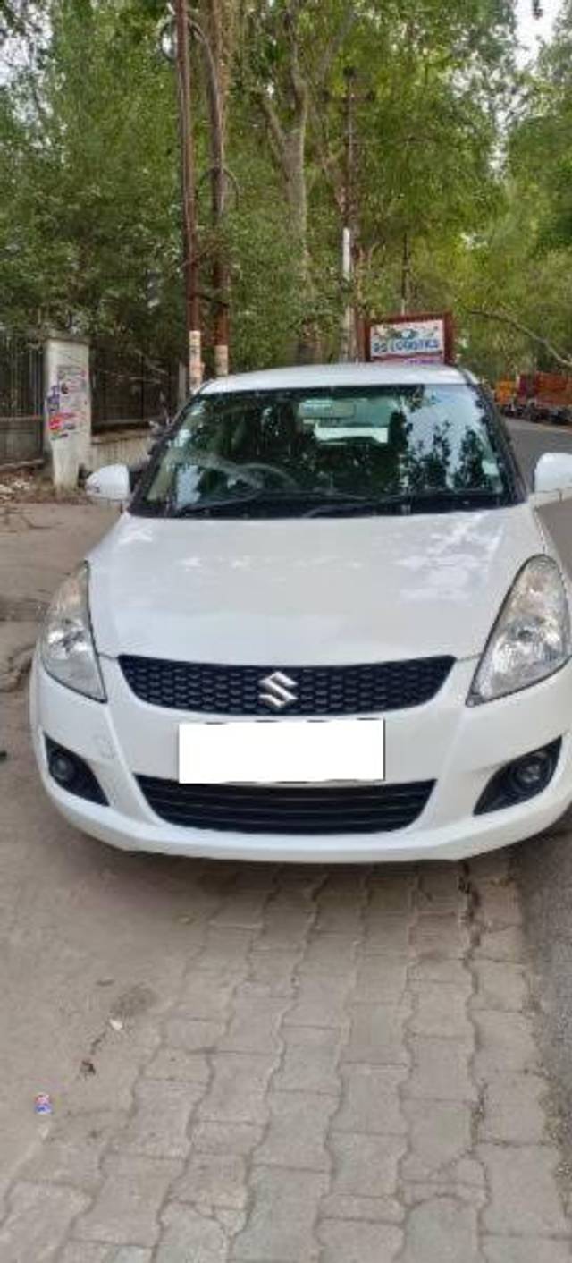 https://images10.gaadi.com/usedcar_image/4311355/original/processed_d2e256d9-8913-416f-9845-aa904288e8b4.jpg?imwidth=6400