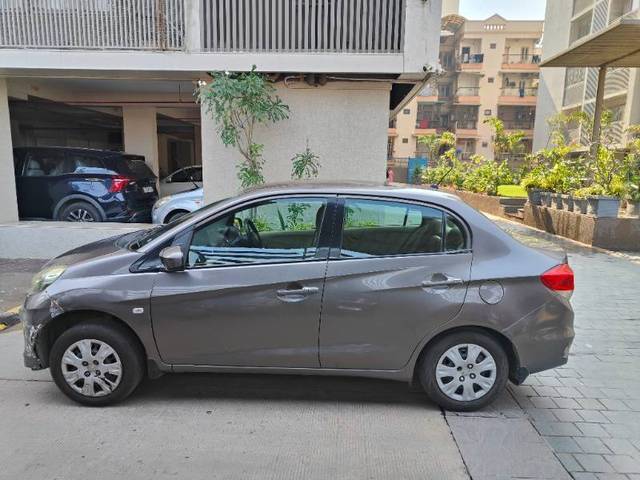 https://images10.gaadi.com/usedcar_image/4311400/original/e9e8268757562af52455b05b192f8a9a.jpg?imwidth=6402