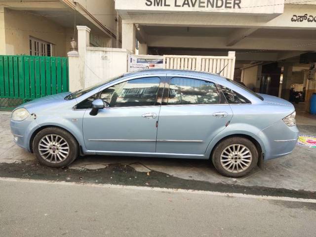 https://images10.gaadi.com/usedcar_image/4311460/original/eea053cbd7a00450d9d069a3afd3665b.jpg?imwidth=6402