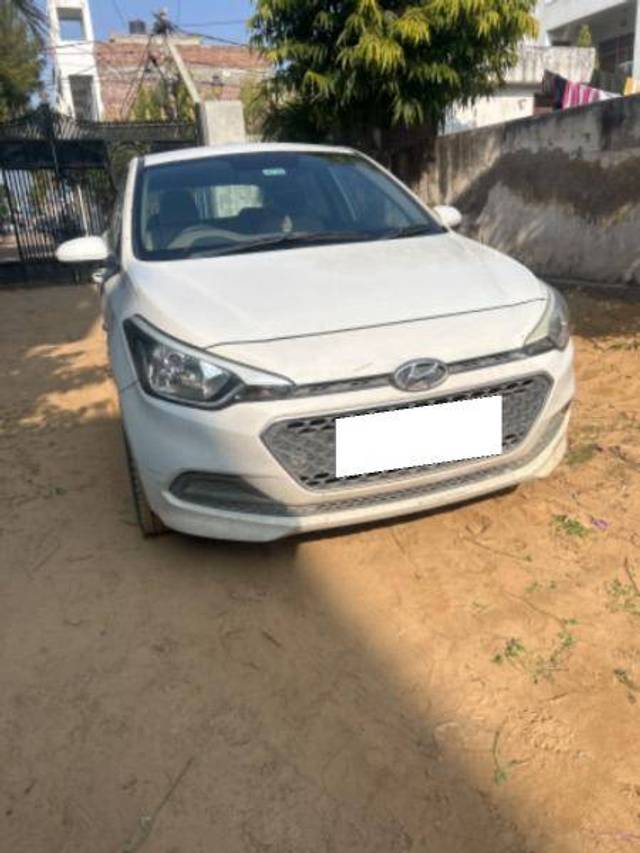 https://images10.gaadi.com/usedcar_image/4311495/original/d21854fd83e153ae41eb24f940008b9d.jpg?imwidth=6400