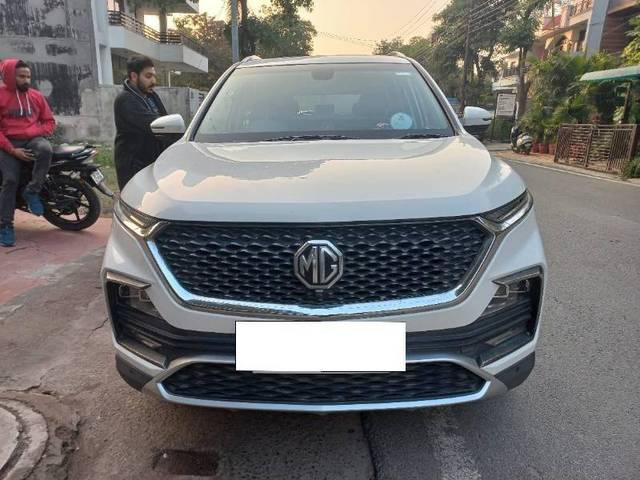 https://images10.gaadi.com/usedcar_image/4311512/original/a2275a3c4c7c1514f5524a4989b1da5e.jpg?imwidth=6400