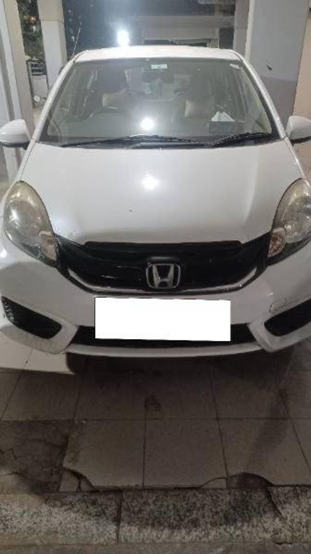 https://images10.gaadi.com/usedcar_image/4311567/original/e81c31bdc3f60863d75e10d2190c9bcf.jpg?imwidth=6400