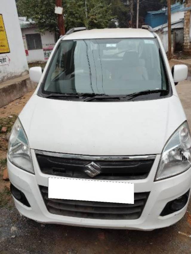 https://images10.gaadi.com/usedcar_image/4311592/original/processed_600bdaad-9243-4b35-9c16-50cc04c7dd69.jpg?imwidth=6402