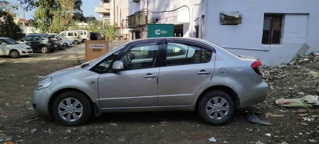 https://images10.gaadi.com/usedcar_image/4311605/original/processed_750cb430-9cd8-4bee-b512-024b3780bb59.jpg?imwidth=6402