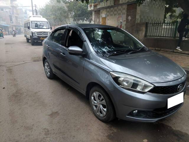 https://images10.gaadi.com/usedcar_image/4311651/original/processed_8d3456e2132c538b2a74a6b1f6a53aff.jpg?imwidth=6400