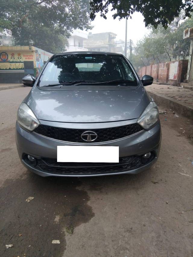 https://images10.gaadi.com/usedcar_image/4311651/original/processed_f4fc52da3f8f206ff0d5bd4d13b9b7b4.jpg?imwidth=6402