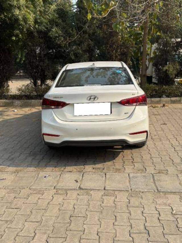 https://images10.gaadi.com/usedcar_image/4311654/original/51422911e1a48e93e98f2fda89dfa62a.jpg?imwidth=6401