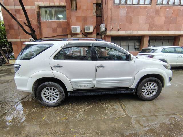 https://images10.gaadi.com/usedcar_image/4311657/original/02c888dcc227684d447682c24a1f75e6.jpg?imwidth=6401