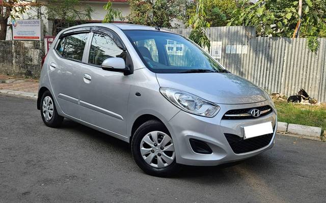 https://images10.gaadi.com/usedcar_image/4311743/original/processed_61dc562426cbc80e1bc3d1621dfd35a4.jpg?imwidth=6400