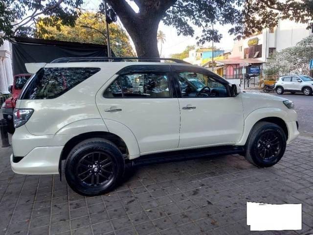 https://images10.gaadi.com/usedcar_image/4311838/original/processed_456606cf2f8cdd5250fb8ffb9be406b8.jpg?imwidth=6401