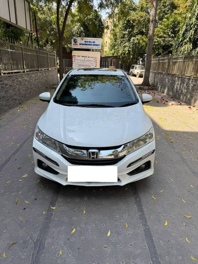 https://images10.gaadi.com/usedcar_image/4311915/original/processed_d6a72a9b2e7dbc3bd2f775fedfa0bef7.jpg?imwidth=6400