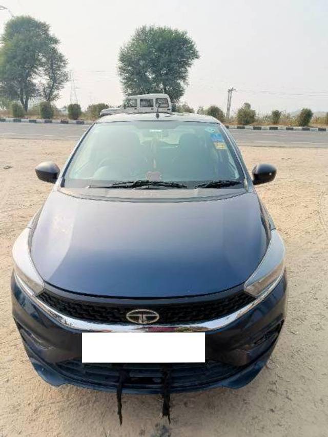 https://images10.gaadi.com/usedcar_image/4311946/original/39574172ddee2bf7bb89e898e5588c26.jpg?imwidth=6400