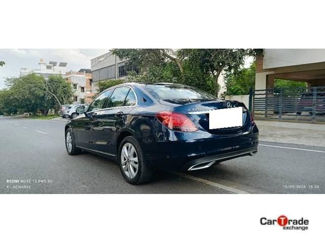 https://images10.gaadi.com/usedcar_image/4311954/original/processed_30a5c2e0c29c4e4510172d775f196d42.jpg?imwidth=6402