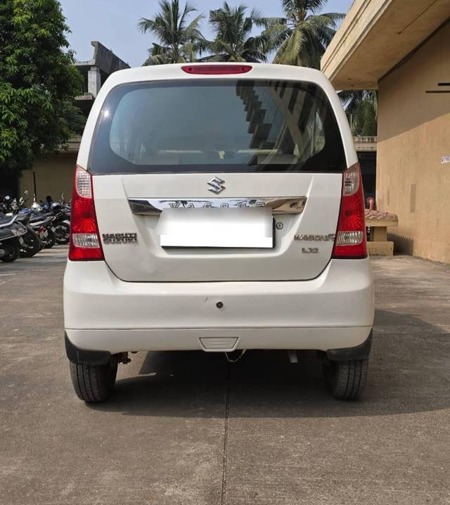 https://images10.gaadi.com/usedcar_image/4311989/original/processed_4d5fcc0253814be65584ed8fddfe0680.jpg?imwidth=6401