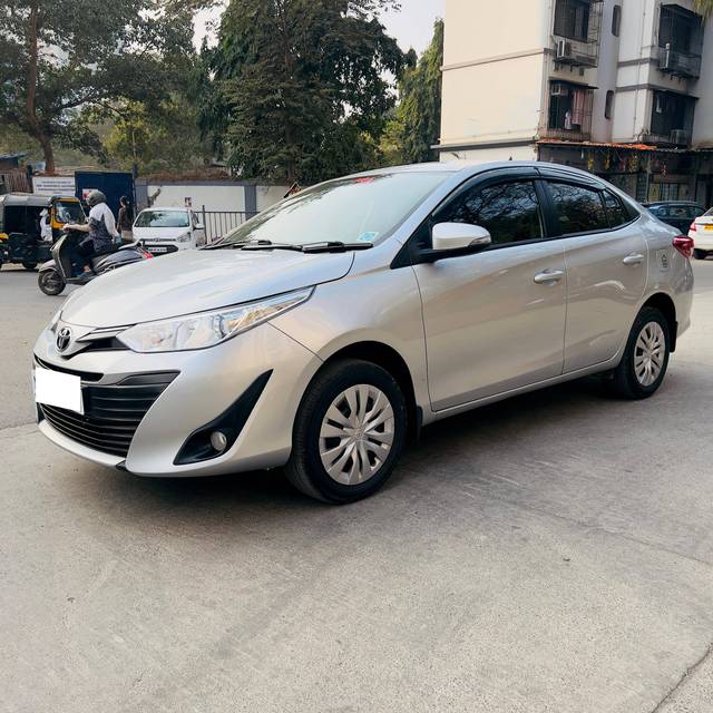 https://images10.gaadi.com/usedcar_image/4311990/original/processed_1e1a920a82302874df89403bba9e0e4b.jpg?imwidth=6402