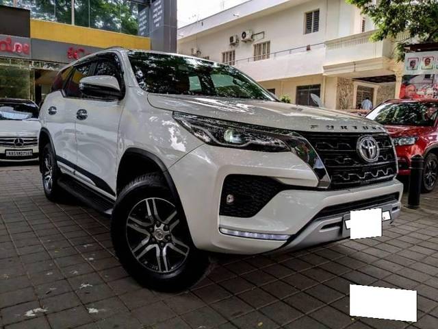 https://images10.gaadi.com/usedcar_image/4312016/original/processed_ae6070c391c134482803346ab65057a3.jpg?imwidth=6400