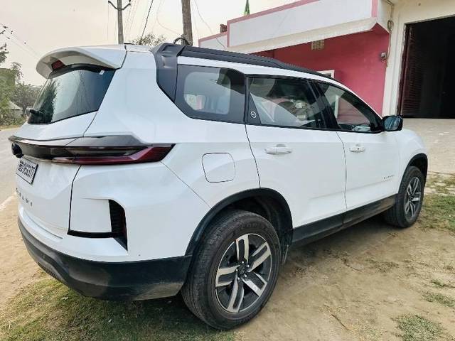 https://images10.gaadi.com/usedcar_image/4312021/original/processed_07dec6d6-01ae-4941-817d-c4bc0725321e.jpeg?imwidth=6401