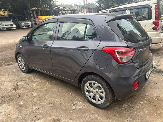 https://images10.gaadi.com/usedcar_image/4312024/original/processed_8d0e966f94366aafe54426b0a23bc09e.jpg?imwidth=6402