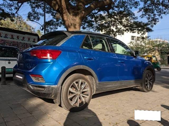 https://images10.gaadi.com/usedcar_image/4312035/original/processed_87ab9e8061ec8fc48acc108124676230.jpg?imwidth=6402