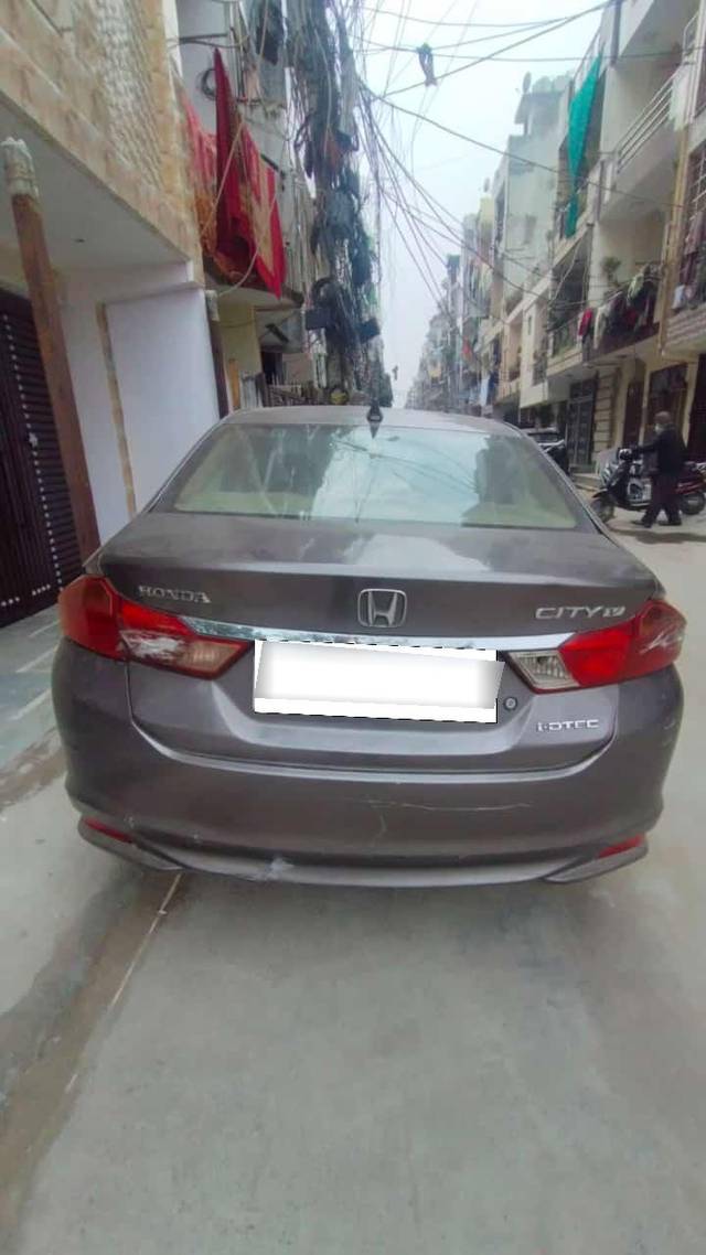 https://images10.gaadi.com/usedcar_image/4312079/original/processed_e7828c1dfa49903123b81bf823dbf517.jpg?imwidth=6400