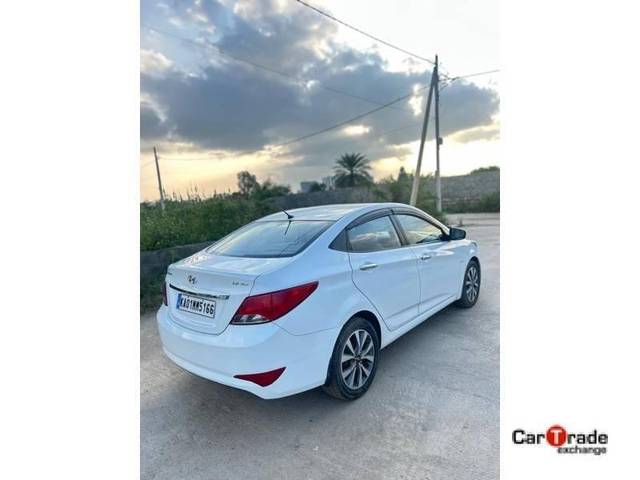 https://images10.gaadi.com/usedcar_image/4312080/original/processed_f6ac6efb80cd77c42721fe1433829781.jpg?imwidth=6402