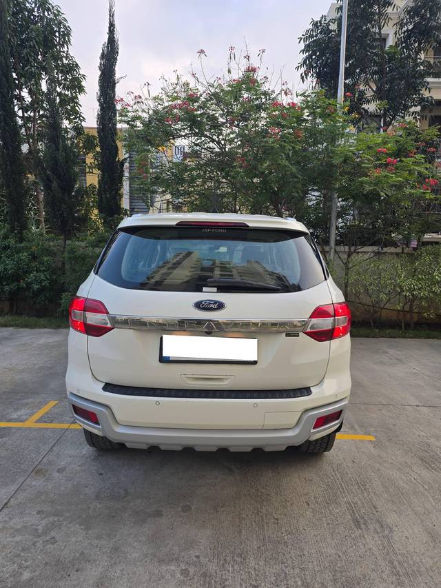 https://images10.gaadi.com/usedcar_image/4312113/original/processed_c519c638eb9bd53ebdf3134a4f6978db.jpg?imwidth=6402