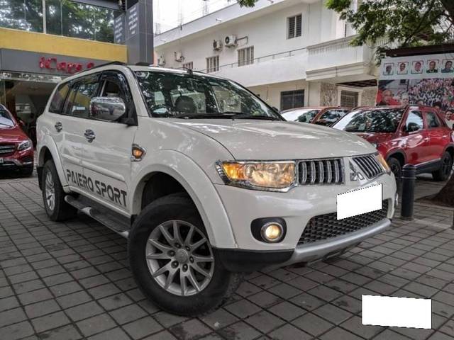 https://images10.gaadi.com/usedcar_image/4312127/original/processed_ffa01d24ef304f2b4f28aa39277971ad.jpg?imwidth=6400