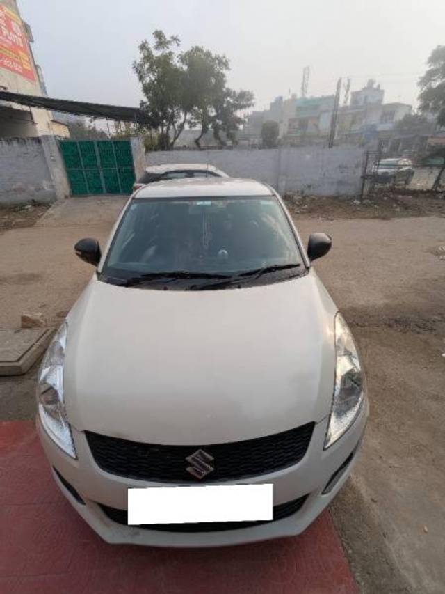 https://images10.gaadi.com/usedcar_image/4312129/original/processed_eef1c97d-8c6b-4eb0-a36c-5b34d7c2ad43.jpg?imwidth=6400