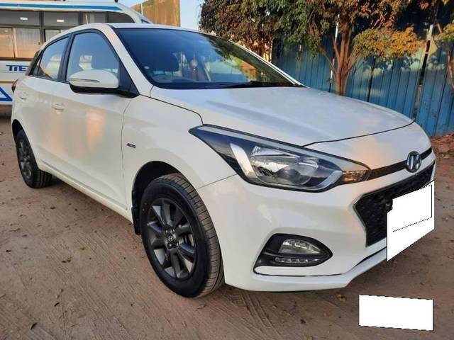 https://images10.gaadi.com/usedcar_image/4312144/original/processed_f896bcfa7754c1fc61b559b49951c6c2.jpg?imwidth=6400