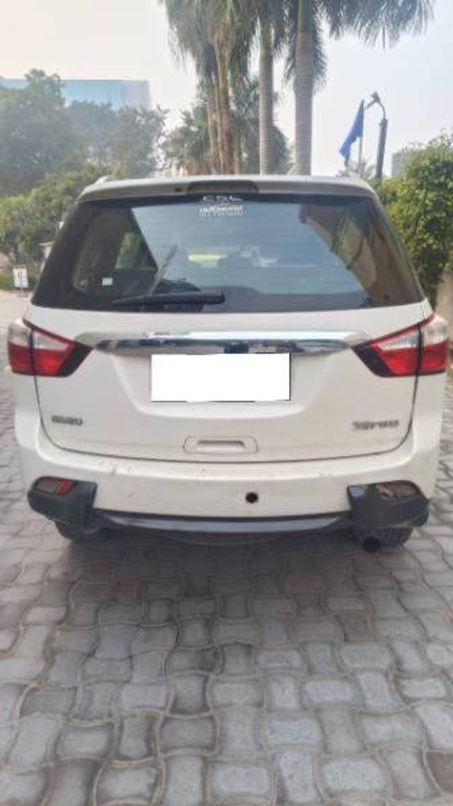 https://images10.gaadi.com/usedcar_image/4312239/original/2ee134a573692da0f69dac0d33a58b71.jpg?imwidth=6401