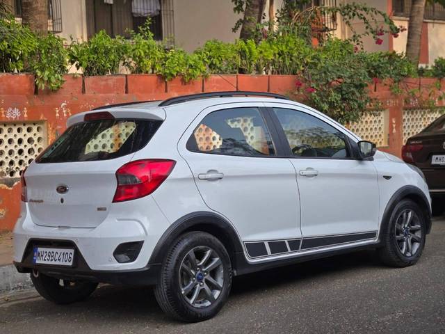 https://images10.gaadi.com/usedcar_image/4312249/original/processed_3682de1de3c6c0f46a28f7ae60043953.jpg?imwidth=6402